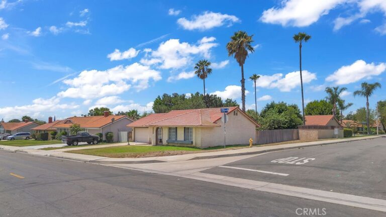 910 S Larch, Rialto