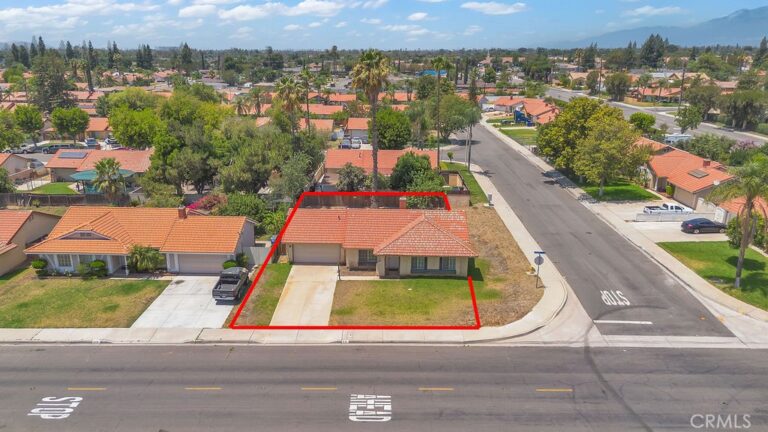 910 S Larch, Rialto