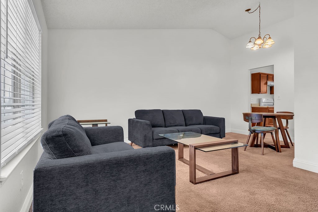 910 S Larch, Rialto