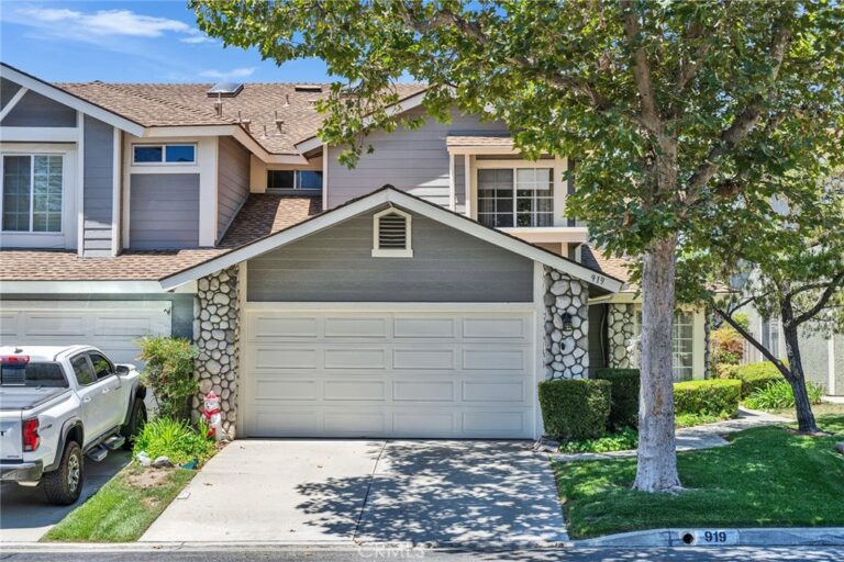 919 Bidwell, San Dimas