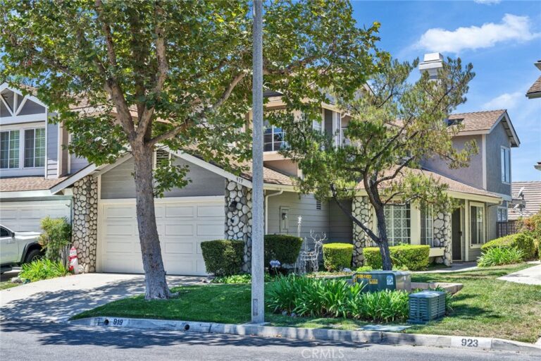 919 Bidwell, San Dimas