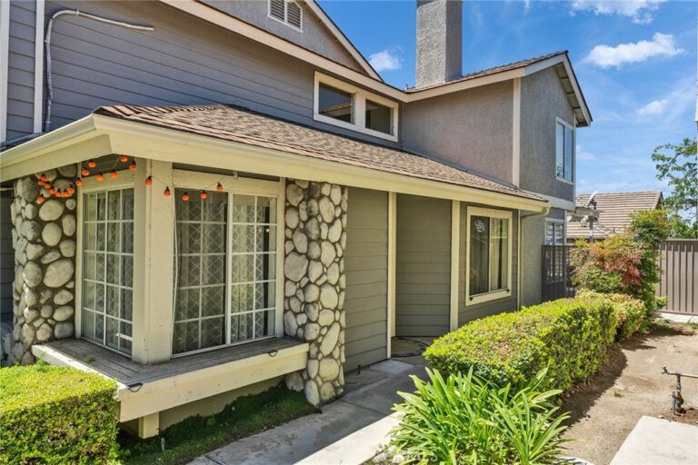 919 Bidwell, San Dimas