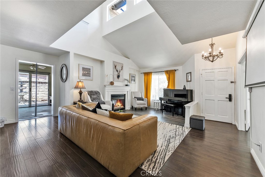919 Bidwell, San Dimas