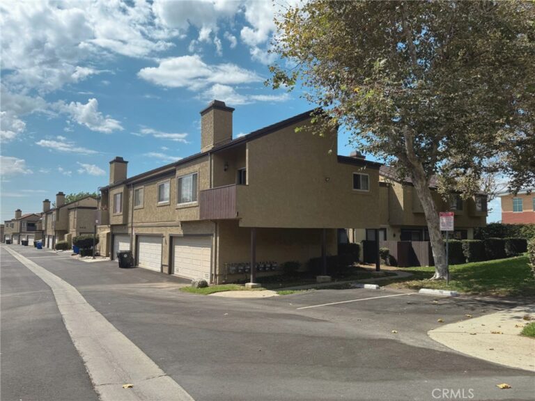 9382 Shadowood Drive, Montclair
