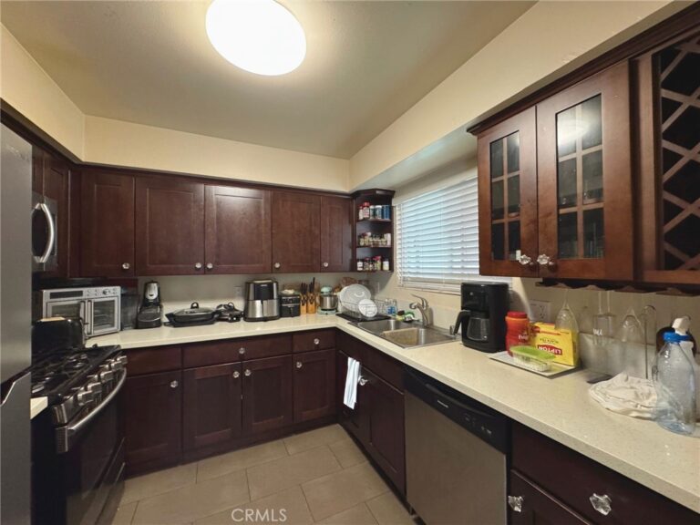 9382 Shadowood Drive, Montclair