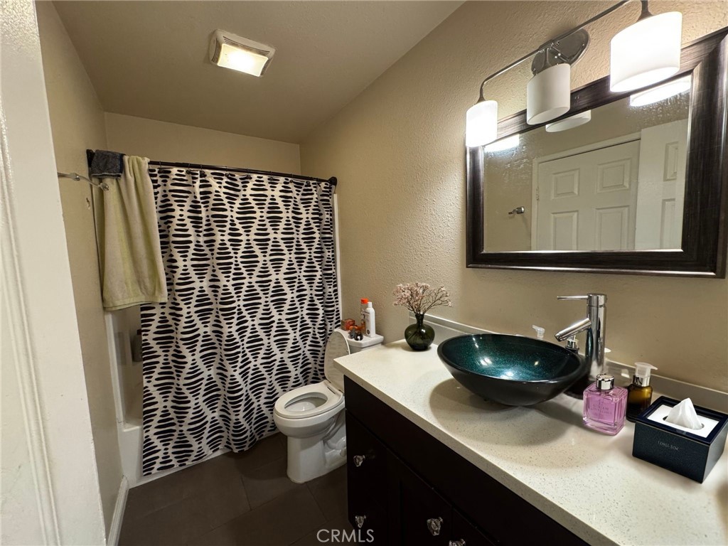 9382 Shadowood Drive, Montclair