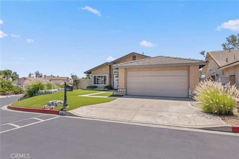 958 Falcon View, Upland