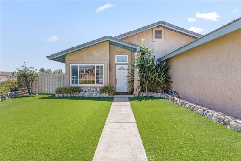 958 Falcon View, Upland