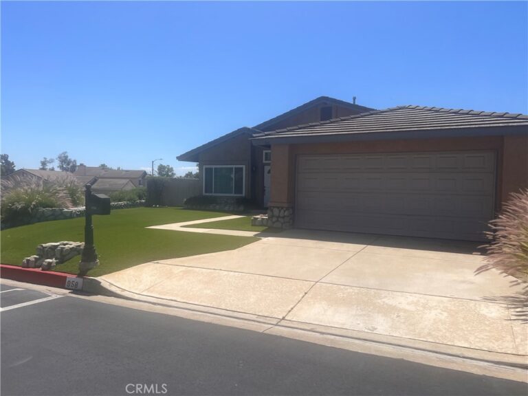 958 Falcon View, Upland