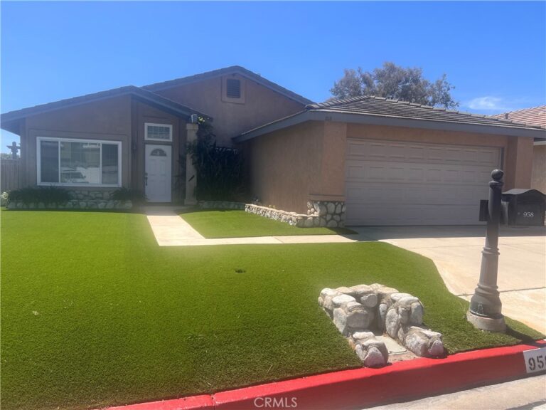 958 Falcon View, Upland