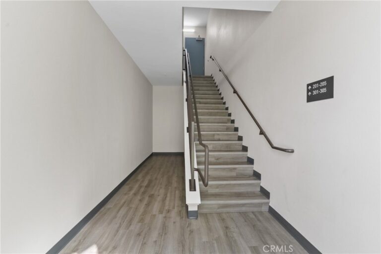960 N Tangent Privado #305, Ontario