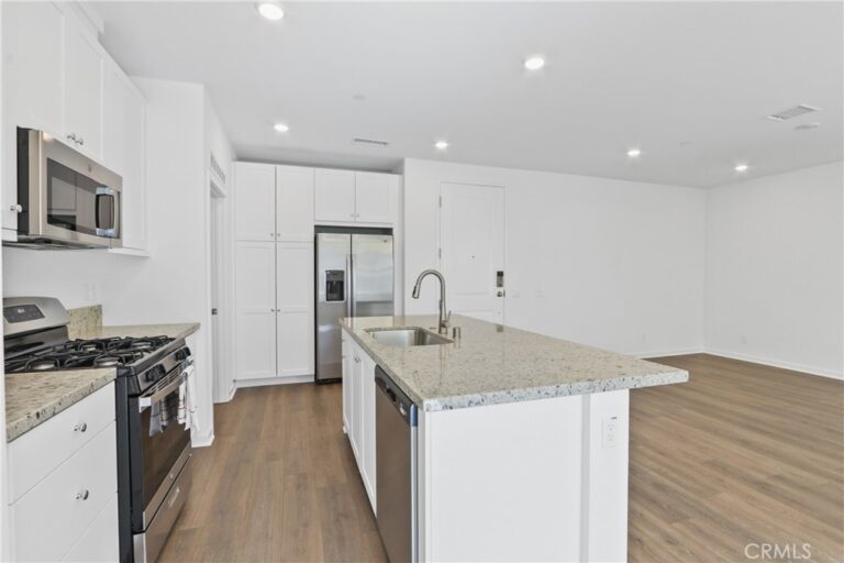 960 N Tangent Privado #305, Ontario