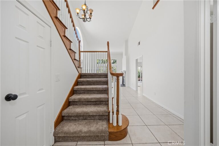 998 Lotus Circle, San Dimas