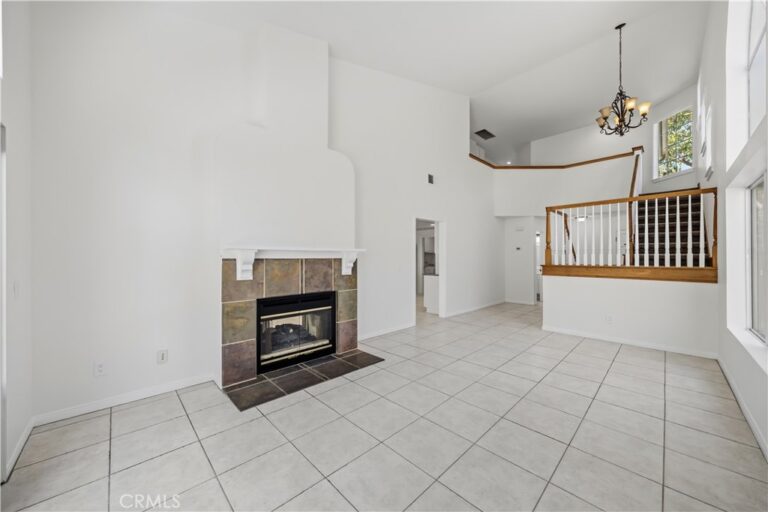 998 Lotus Circle, San Dimas