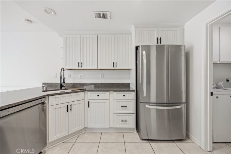 998 Lotus Circle, San Dimas