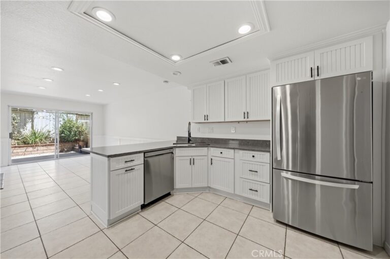998 Lotus Circle, San Dimas