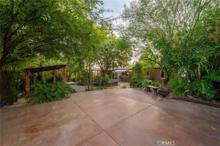 102 S Burnaby Drive, Glendora