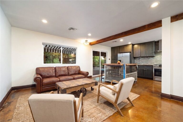 102 S Burnaby Drive, Glendora