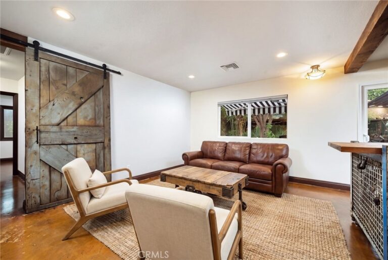 102 S Burnaby Drive, Glendora