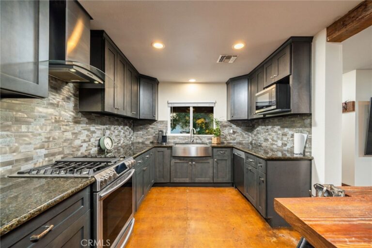 102 S Burnaby Drive, Glendora