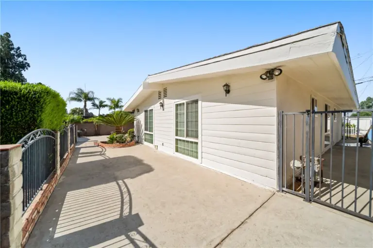 1021 N Lyman Avenue, Covina