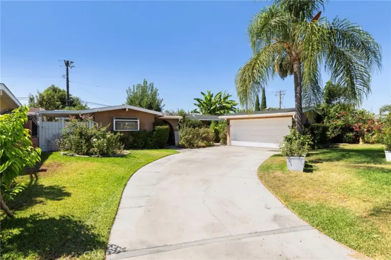 1038 E Walnut Creek Parkway, West Covina