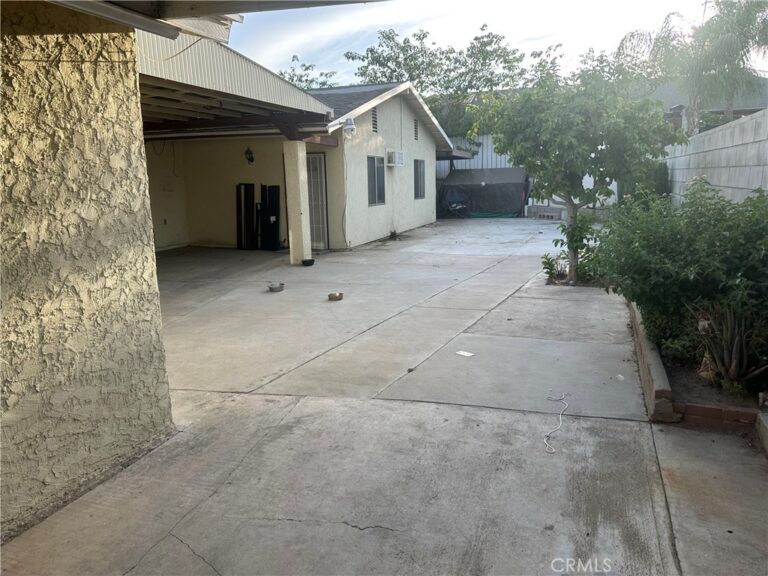 1040 S Alice, Rialto