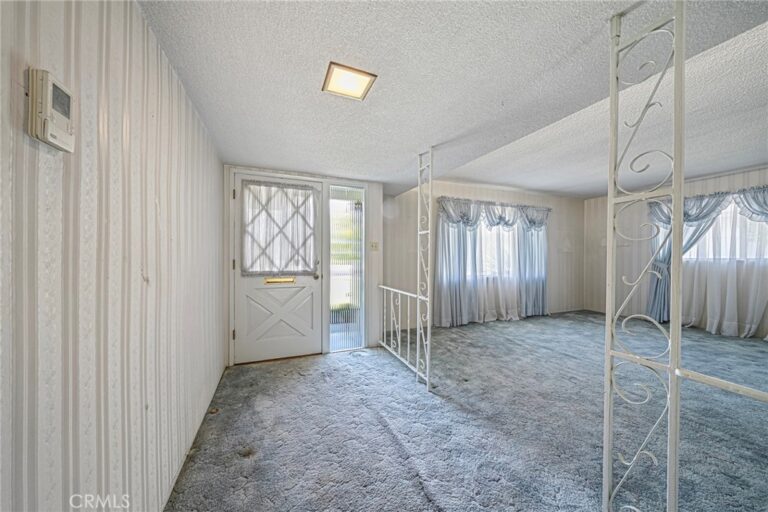 1057 W Bonnie Brae Court, Ontario