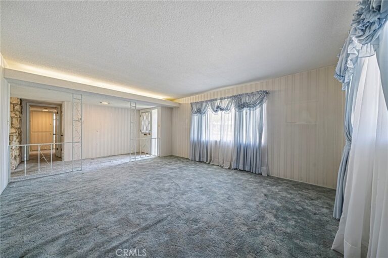 1057 W Bonnie Brae Court, Ontario