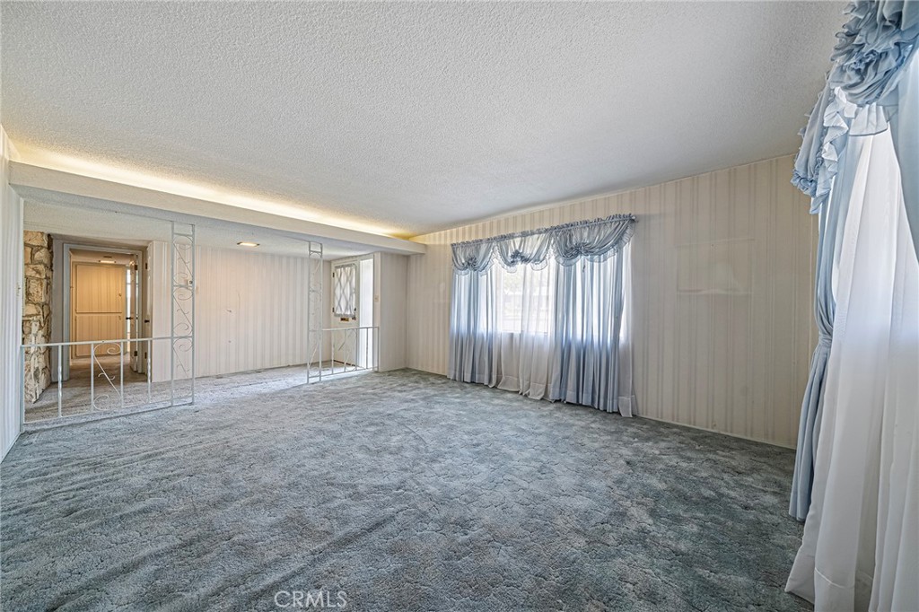 1057 W Bonnie Brae Court, Ontario