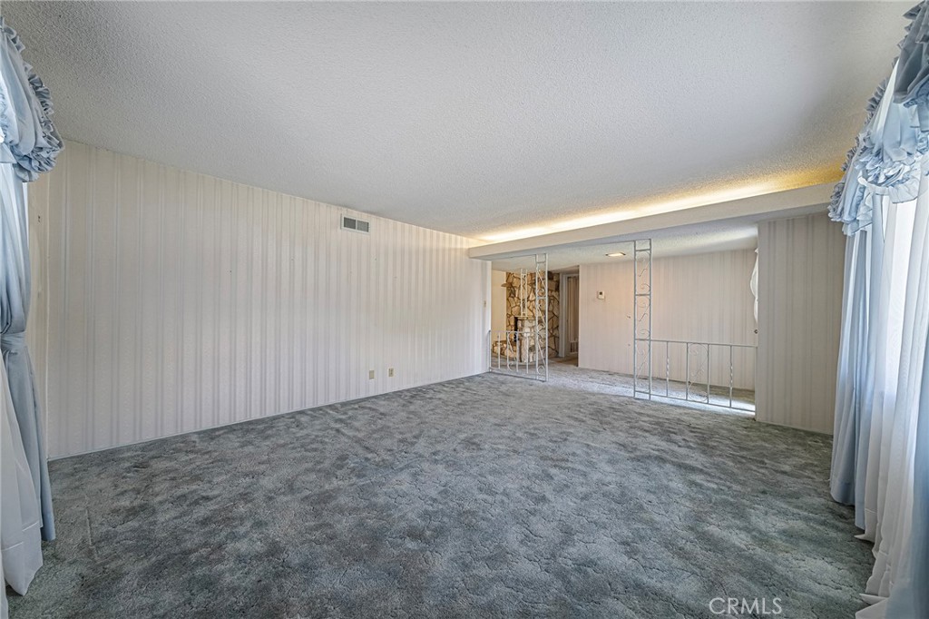 1057 W Bonnie Brae Court, Ontario