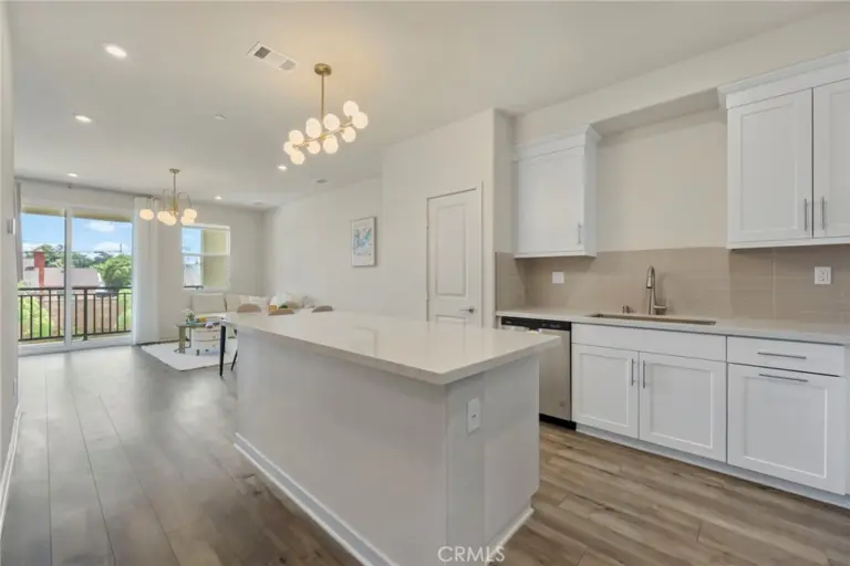 1112 Cardinal Way, Covina
