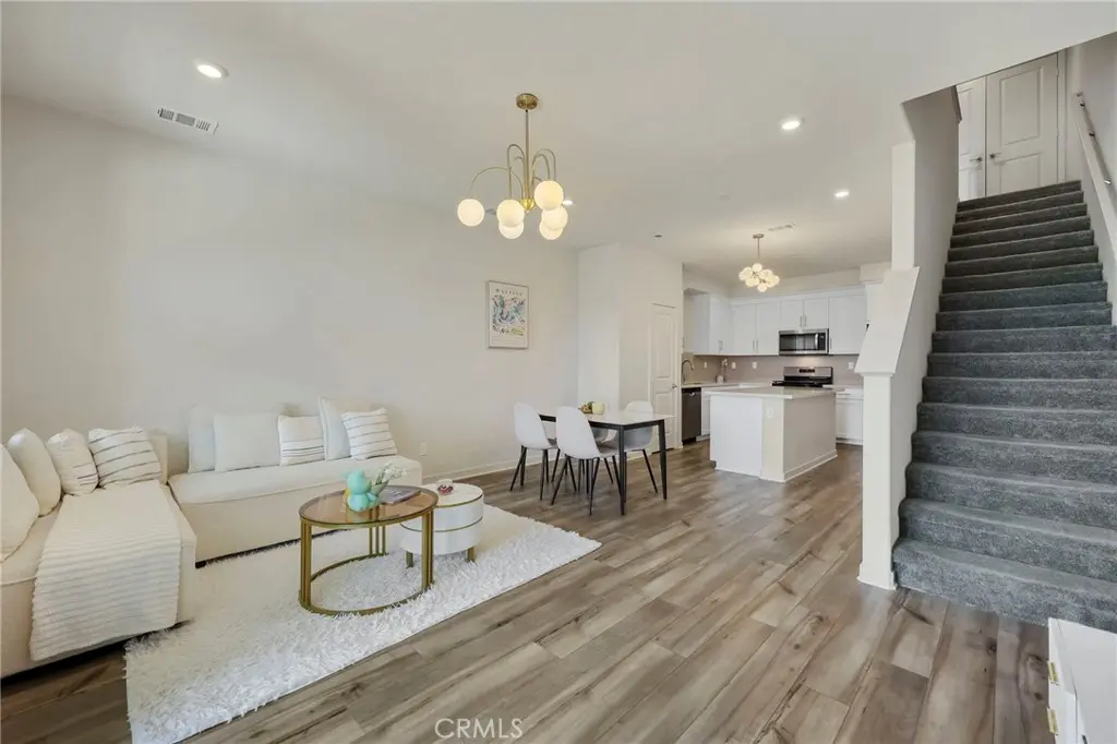 1112 Cardinal Way, Covina