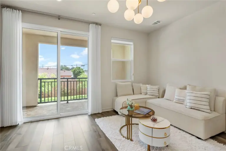 1112 Cardinal Way, Covina