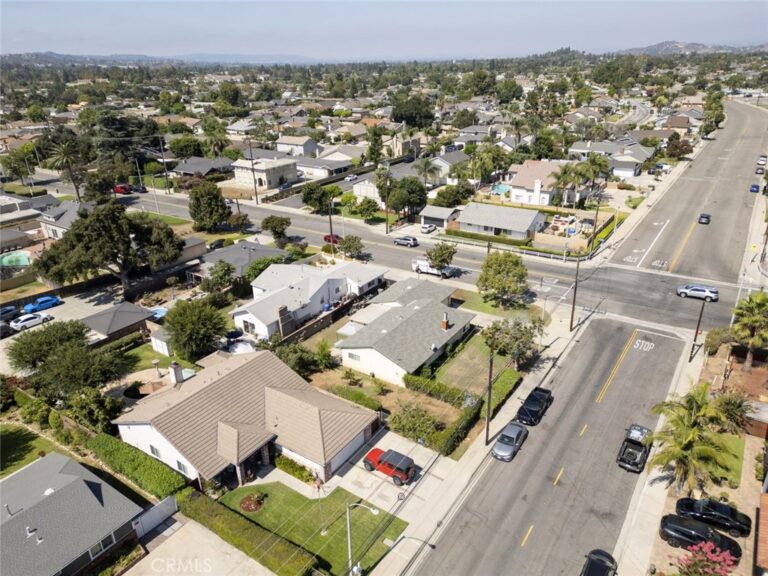 1116 E Gladstone Street, La Verne