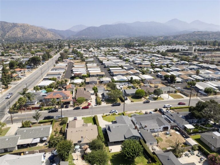 1116 E Gladstone Street, La Verne