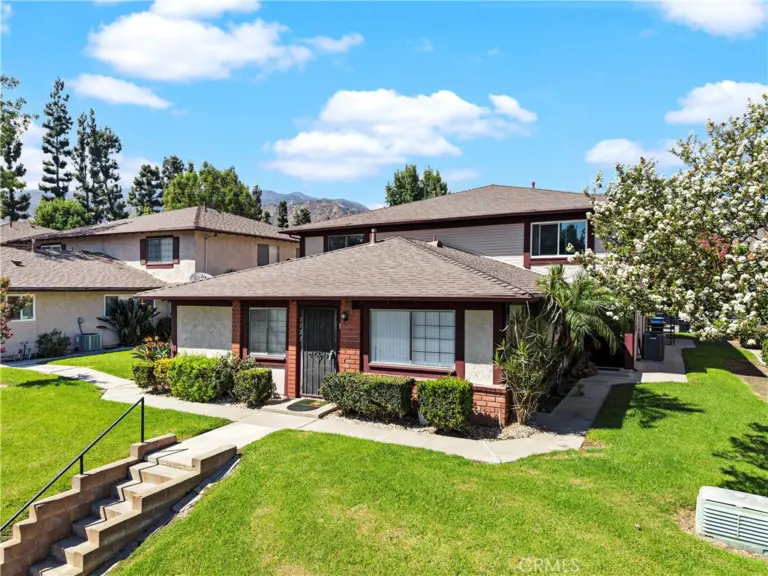 1123 W Sierra Madre Avenue #1, Azusa