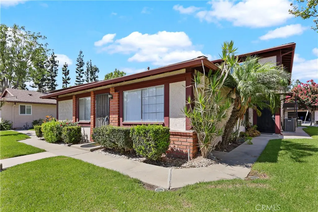 1123 W Sierra Madre Avenue #1, Azusa