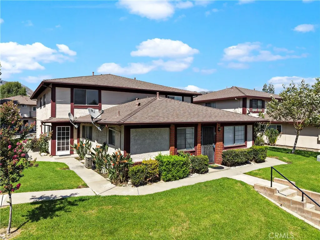 1123 W Sierra Madre Avenue #1, Azusa