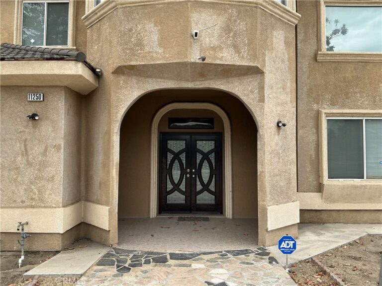 11250 Cypress, Fontana
