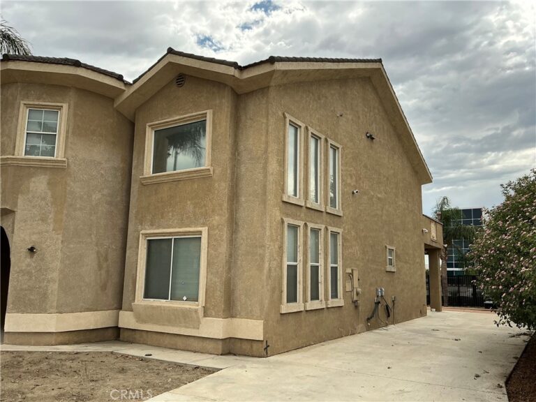 11250 Cypress, Fontana