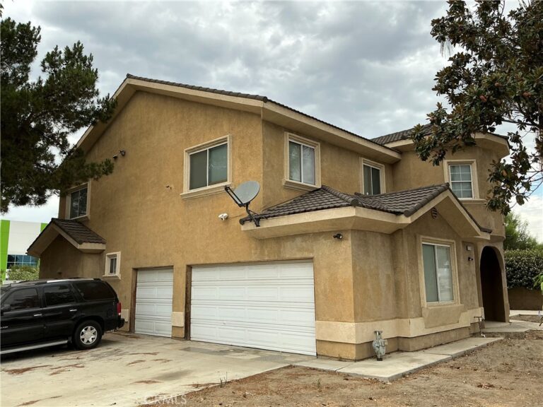 11250 Cypress, Fontana
