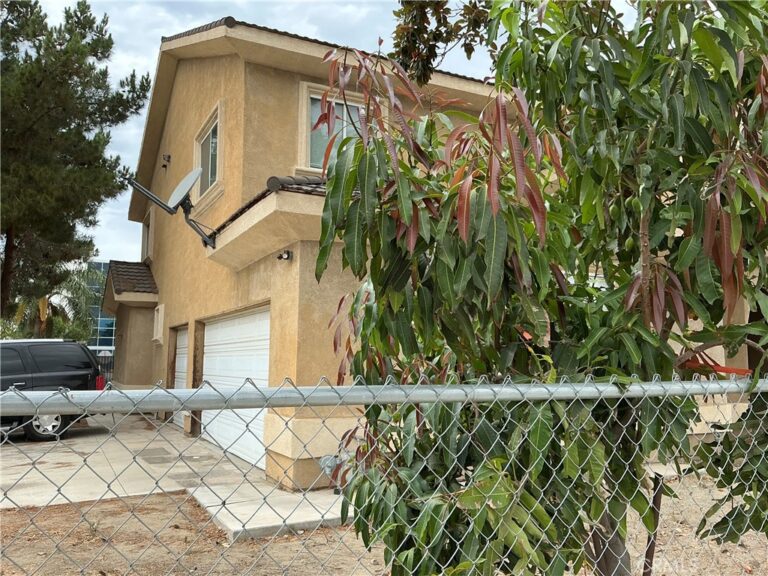 11250 Cypress, Fontana