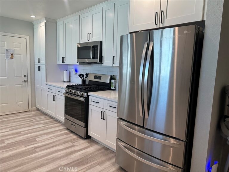 114 S Acacia, Rialto