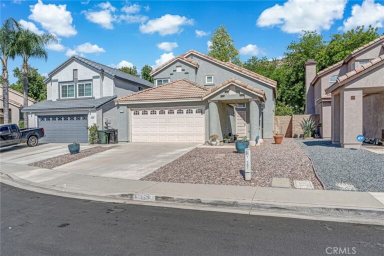 11737 Puerto Real Rd, Fontana