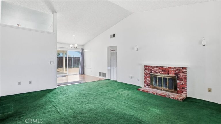 1181 Camphor, Rialto