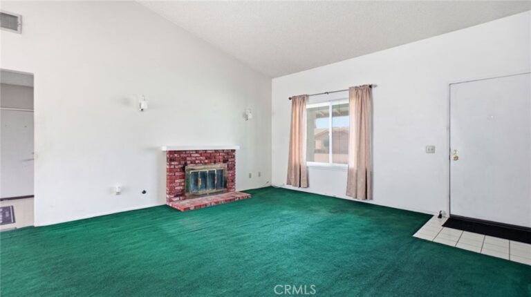 1181 Camphor, Rialto