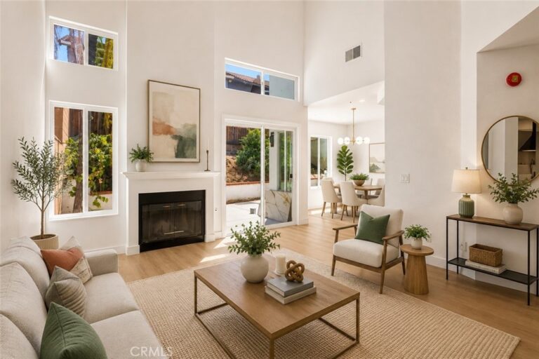 11821 Aurora Court, Fontana