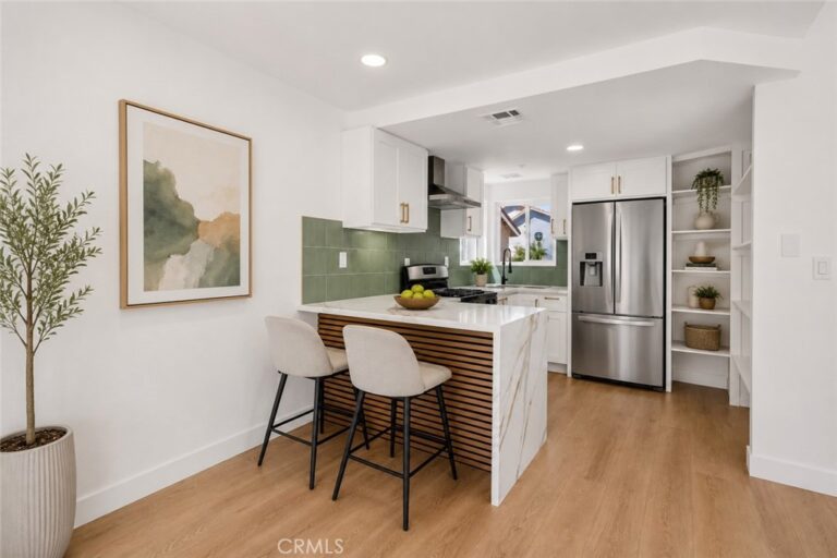 11821 Aurora Court, Fontana