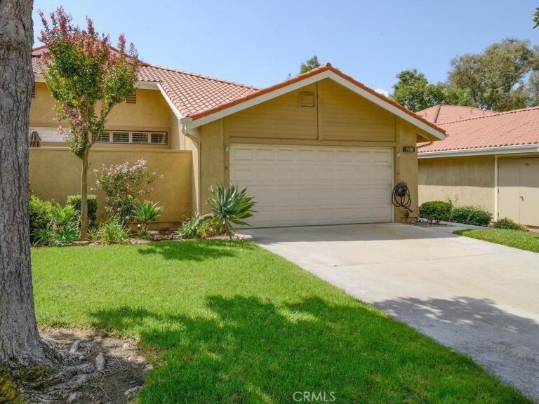 1188 Upland Hills, Upland